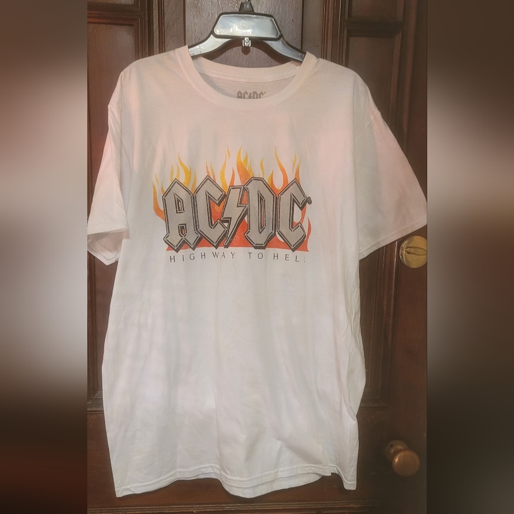 NWOT-ACDC "Highway To Hell" Tee Shirt